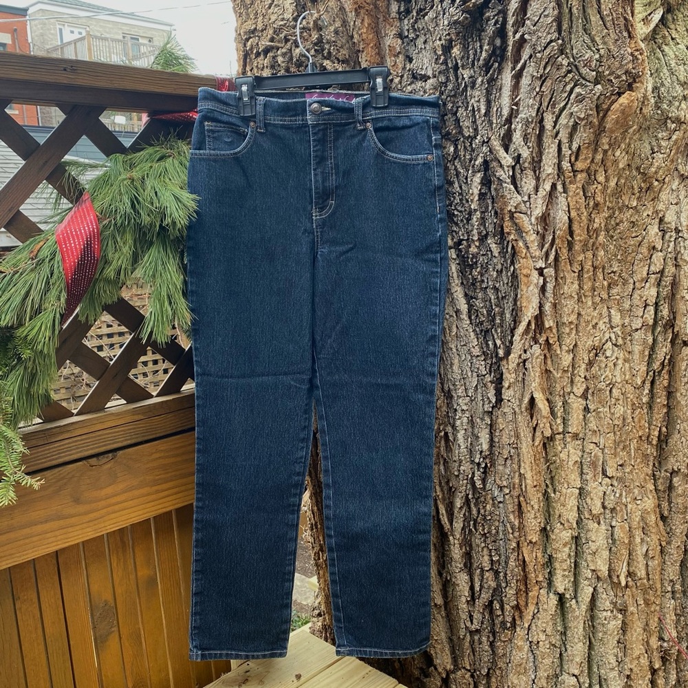 Casual dark wash mom jeans!